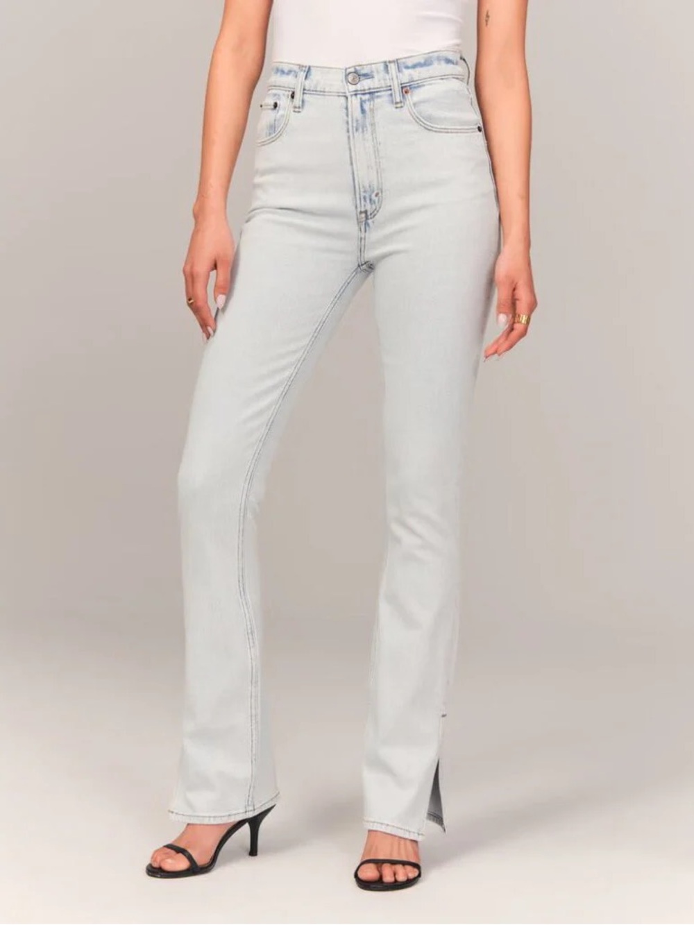 ABERCROMBIE & FITCH THE SLIM STRAIGHT ULTRA HIGH RISE JEAN WITH VENT HEM Size 29 - Picture 1 of 6